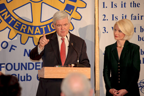 Gingrich stumps at Nashua, NH Rotary Club.